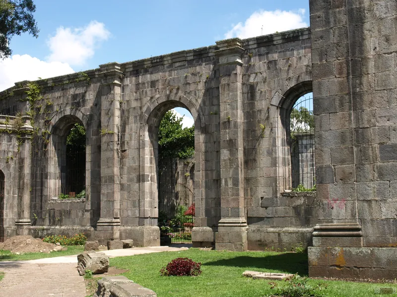 El jardín dentro de Las Ruinas