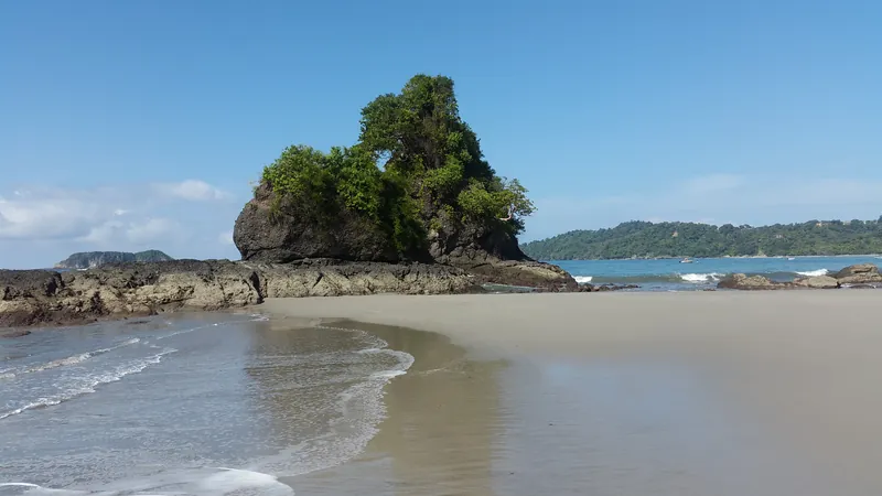Roca Tortuga at Manuel Antonio