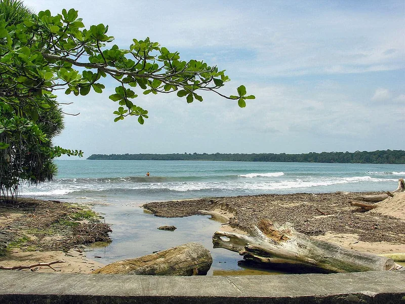 The bay inside Cahuita National Park