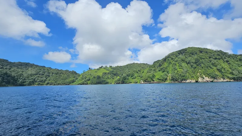 La Isla del Coco desde el mar