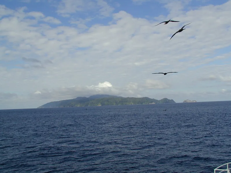 La Isla del Coco desde un buque de investigación