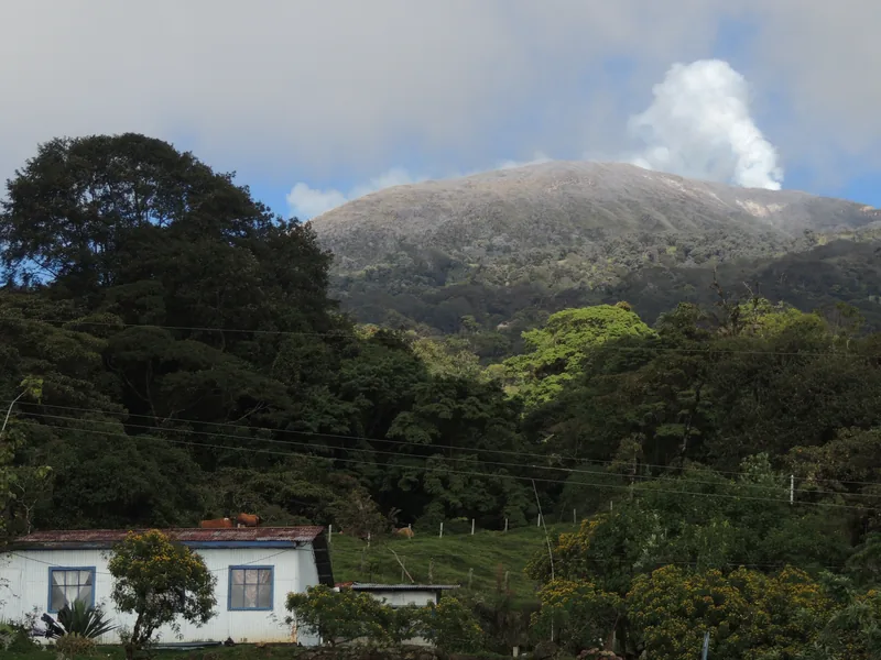 El volcán Turrialba en la provincia de Cartago