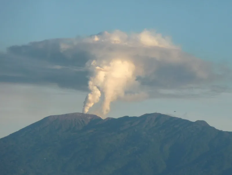 Madrugada en el volcán Turrialba