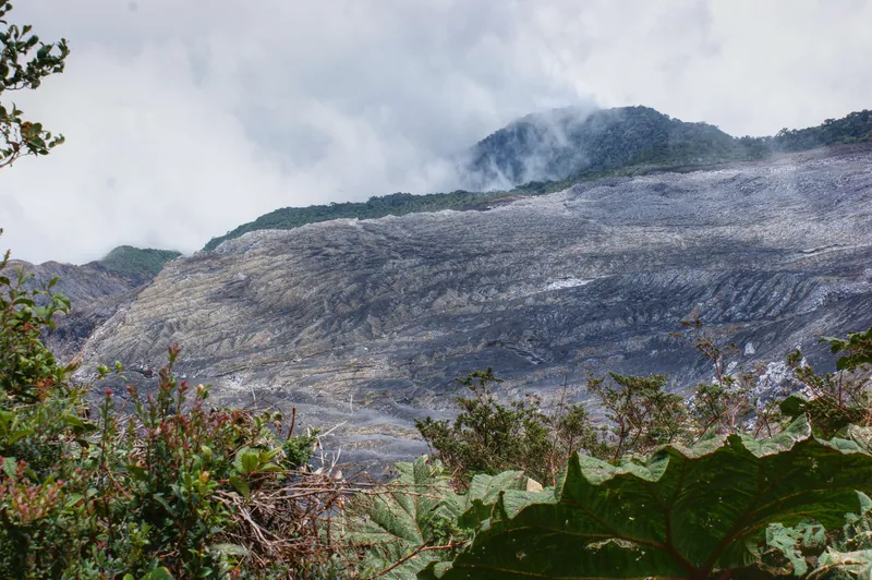 The crater rim at Poás