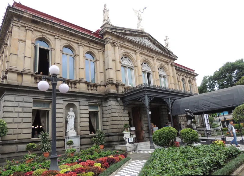 El Teatro Nacional en San José