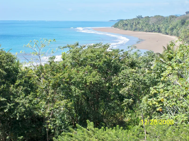 La costa cerca de Uvita